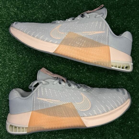 Nike Shoes - Nike MC Trainer 2 Womens 9 Mica Green Guava Ice DZ2537-002 Training